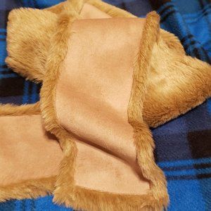 Scarf or wrap, Faux Fur  100% Polyester, Tan, picture distorts color